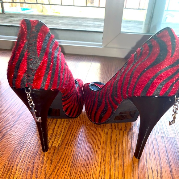 Red and black zebra heels - Picture 3 of 3